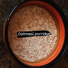 Microwave oatmeal porridge A picture of Microwave oatmeal porridge.