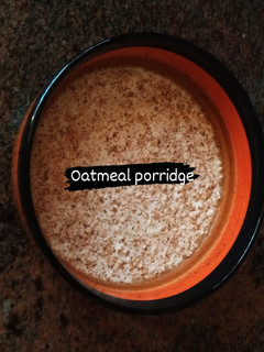A picture of Microwave oatmeal porridge.