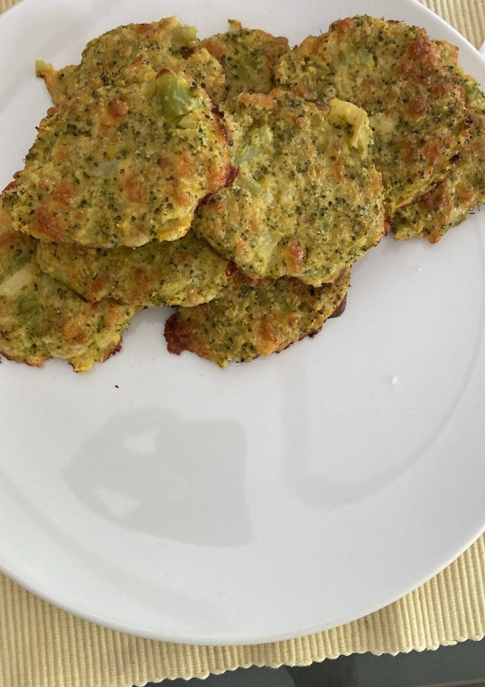 Una foto de Tortitas de brócoli