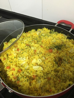 Una foto de Arroz con Bacalao y verduras