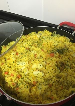 Una foto de Arroz con Bacalao y verduras