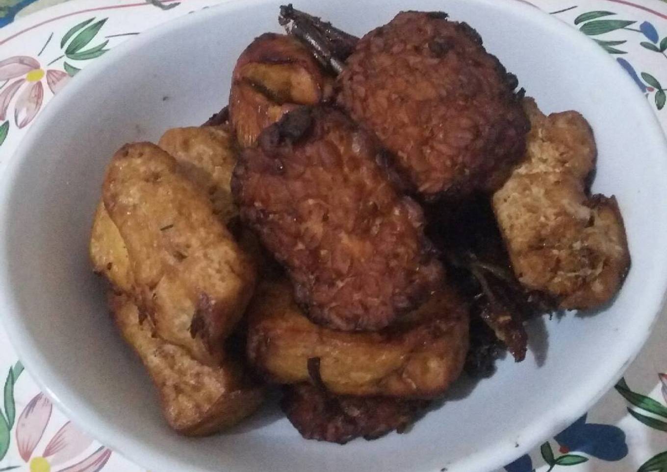 Bacem tahu tempe