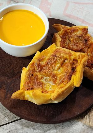 Una foto de 🍕Empanadas de matambre a la pizza 🍕