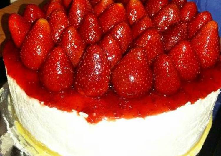 Strawberry cheesecake unbaked