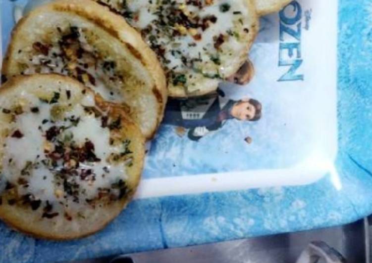 Easiest Way to Prepare Any-night-of-the-week Cheese garlic bread toast
