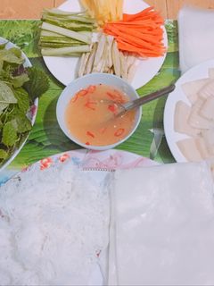 Hình của món Bánh tráng cuốn thịt heo.