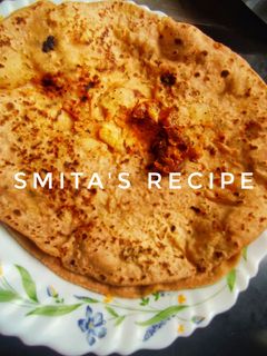आलू पराठा (Aloo Paratha Recipe In Marathi) रेसिपी चे मुख्य फोटो