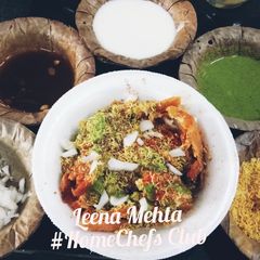 A picture of Kachori Chat.