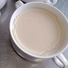 A picture of Béchamel Sauce.