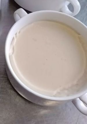 A picture of Béchamel Sauce.