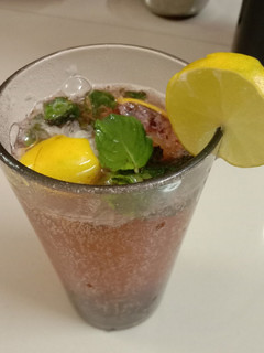 ફૂદીના કોકટેલ મોઇતો (Pudina cocktai mojito Recipe in gujarati) રેસીપી મુખ્ય ફોટો