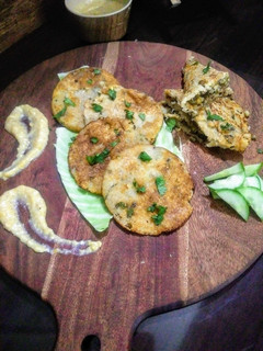 A picture of Oats cucumber pancakes.