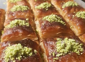 Una foto de Dulce árabe Baklawa/ البقلاوة