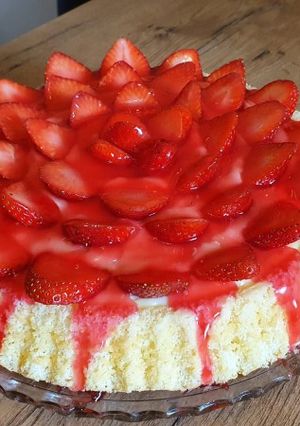 Könnyed epres torta recept fotója