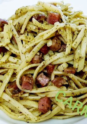Foto principal de Espaguettis con jamón al pesto