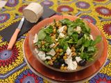 Ensalada de Garbanzos Tostados con Canónigos y Rulo de Cabra