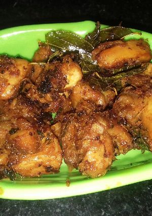A picture of Methi chicken.