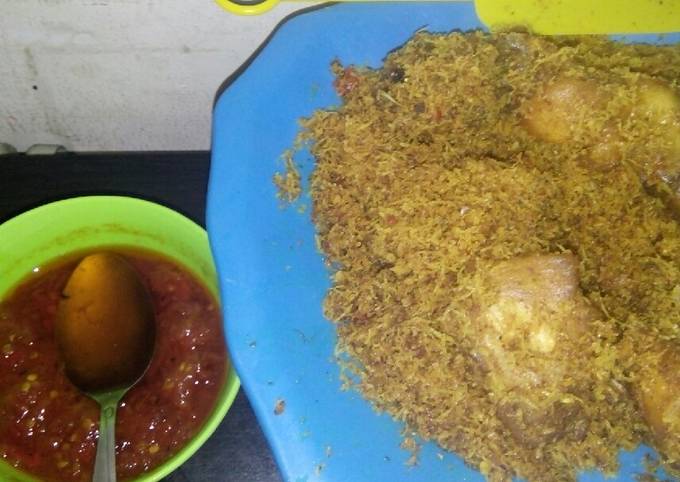 Ayam Srundeng Sambel tomat Lalap timun