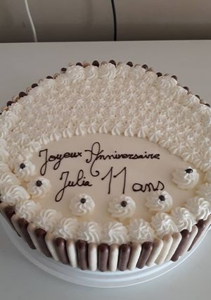 Une photo de Entremet mousses aux 3 chocolats (10 pers, 30cm de diamètre)