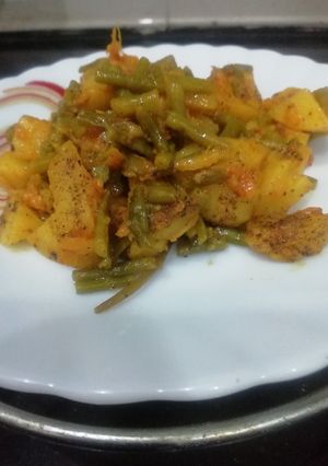 A picture of Aloo Moongre ki Sabzi.