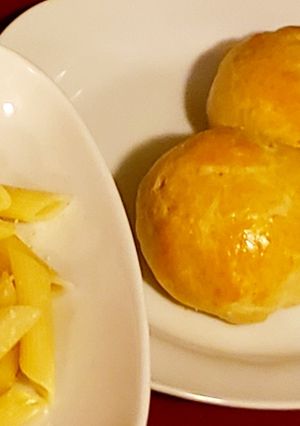 A picture of Unexpected Dinner Rolls.