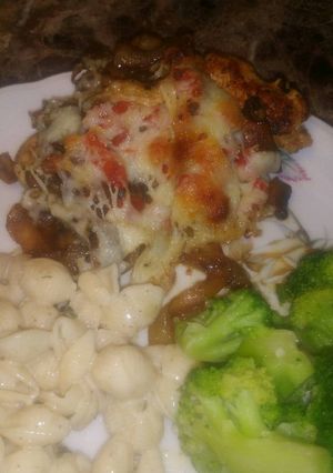A picture of Smothered chicken.