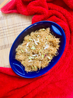 A picture of Steamed and fried Sawaiyyan.
