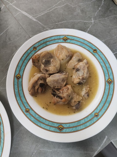 Una foto de Pollo al ajillo con cava