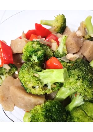 Foto resep Tumis brokoli bakso