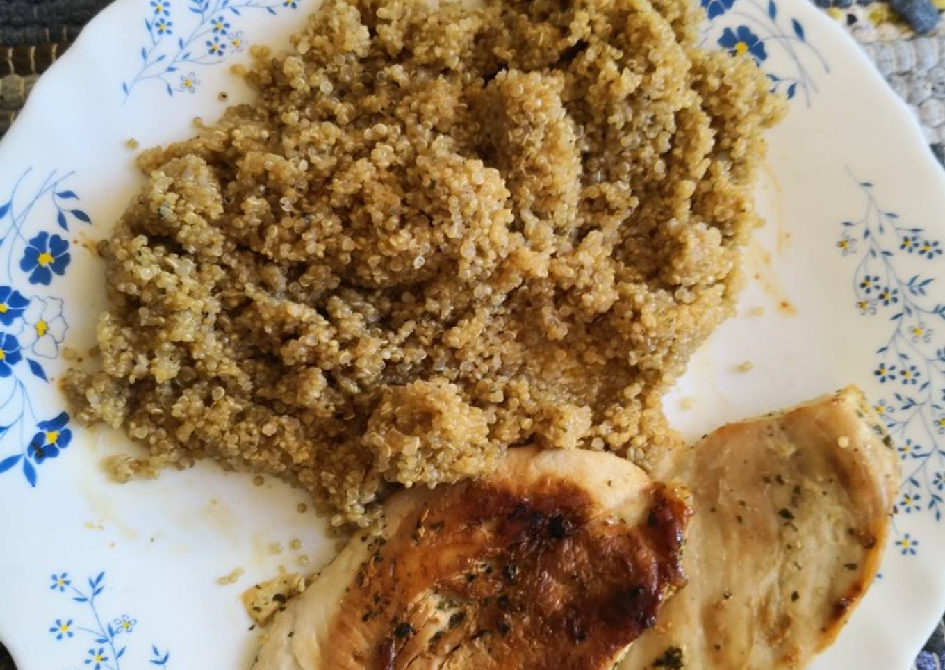 Quinoa con pechugas de pollo receta fácil