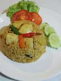 ข้าวผัดเครื่องแกงปลาหมึก