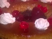 Una foto de chocoflan decorada