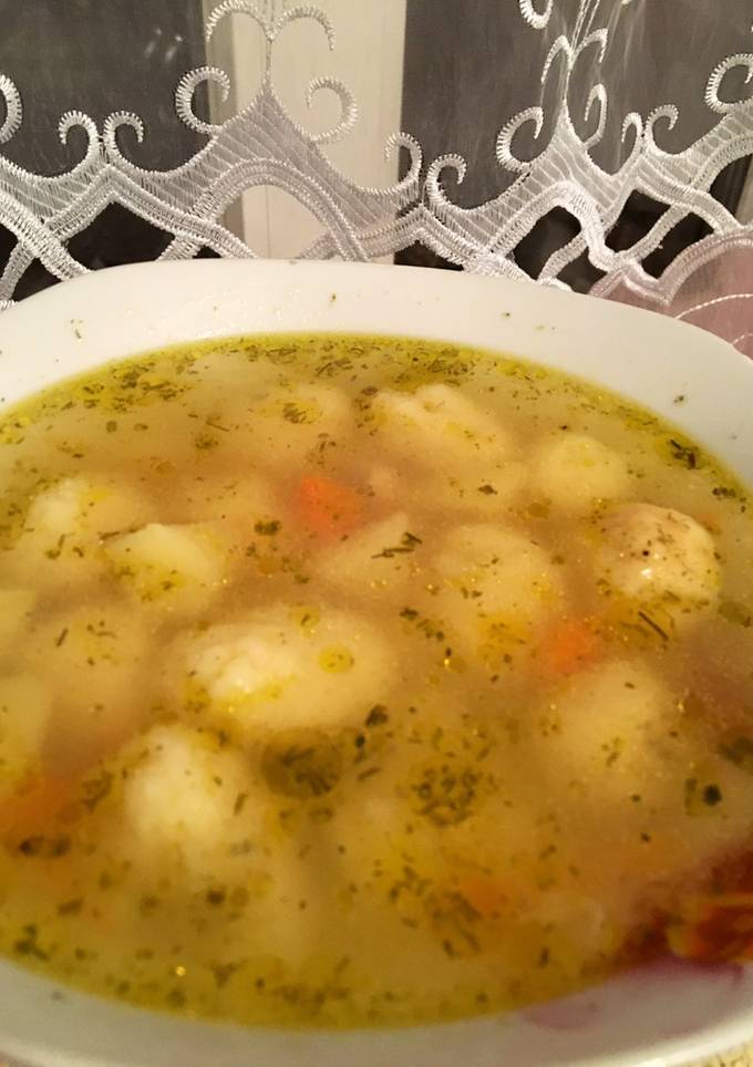 Суп із сирними галушками