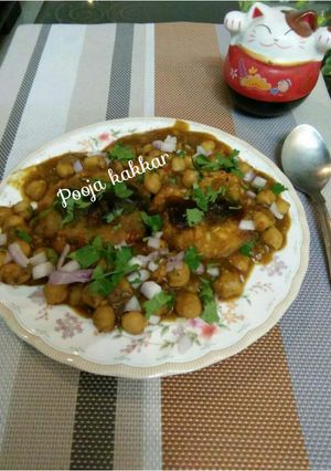 टिक्की छोले (Tikki chhole recipe in hindi) रेसिपी मुख्य फोटो