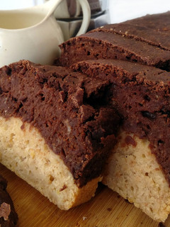 Una foto de Bizcocho vegano de chocolate y tofu