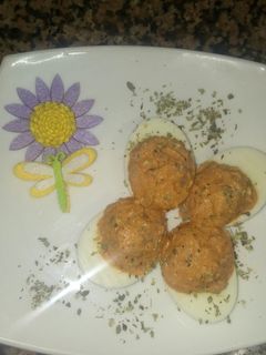 Una foto de Huevos rellenos de atún
