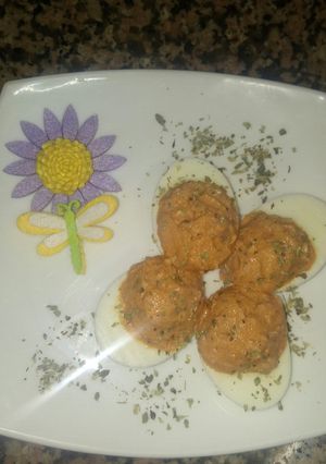 Una foto de Huevos rellenos de atún