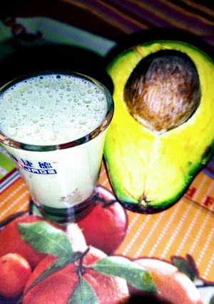 অ্যাভোকাডো কলা দুধের শরবত(avocado kola doodher sharbot recipe in Bengali) রেসিপির প্রধান ছবি
