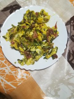 Una foto de Revueltos de trigeros con jamón y 4 quesos