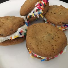 A picture of Chocolate chip ice cream cookies.