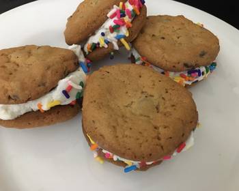 Popular Cuisine Chocolate chip ice cream cookies Savory Delicious