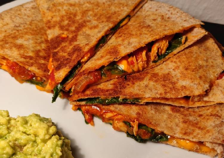 Easiest Way to Prepare Appetizing Kyllinge Quesadillas med spinat