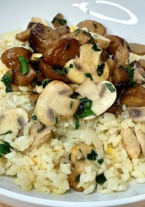 Une photo de RISOTTO AUX CHAMPIGNONS🍄ET À LA CHÂTAIGNE🌰