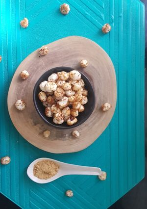 A picture of Quick and easy caramel Makhana.