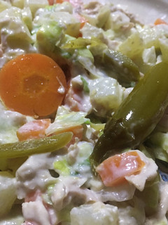 Una foto de Ensalada de pollo con papa