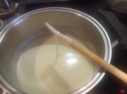 Una foto de salsa de queso para pasta