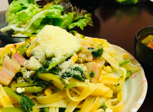 Una foto de Fideos con ajo, aceite y aji Italiano aglio, olio e peperoncino Japonés🇮🇹🇺🇾🇯🇵アーリオオーリオペペロンチーノ