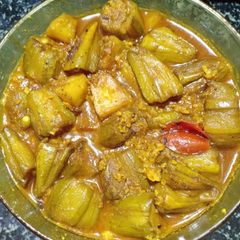 A picture of Pointed gourd curry.
