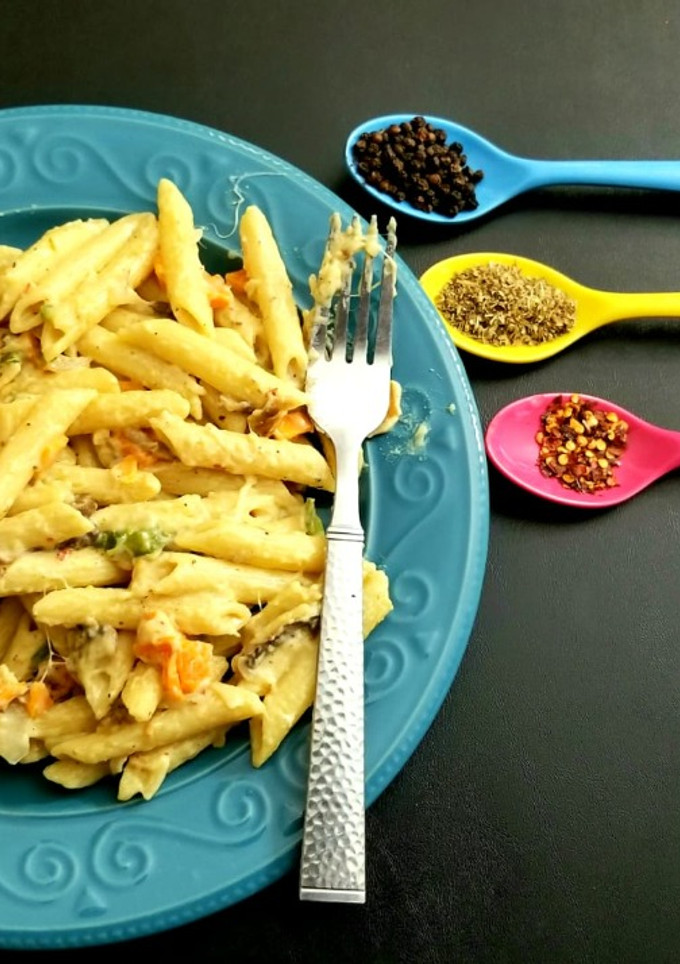 A picture of Cheesy Béchamel Sauce Penne Pasta.