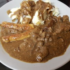 A picture of My Slow cooked Liver & Onions in gravy. 😀.